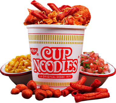 Cup noodles® con camarón, pico de gallo, cacahutes y taquis